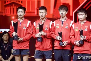旗手女篮队长杨力维&游泳运动员覃海洋引领中国亚运代表团入场